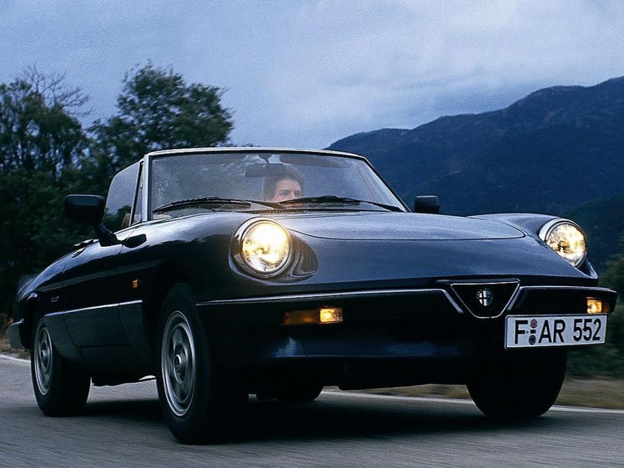  Alfa Romeo Spider 1986 года  (фото 6 из 12)